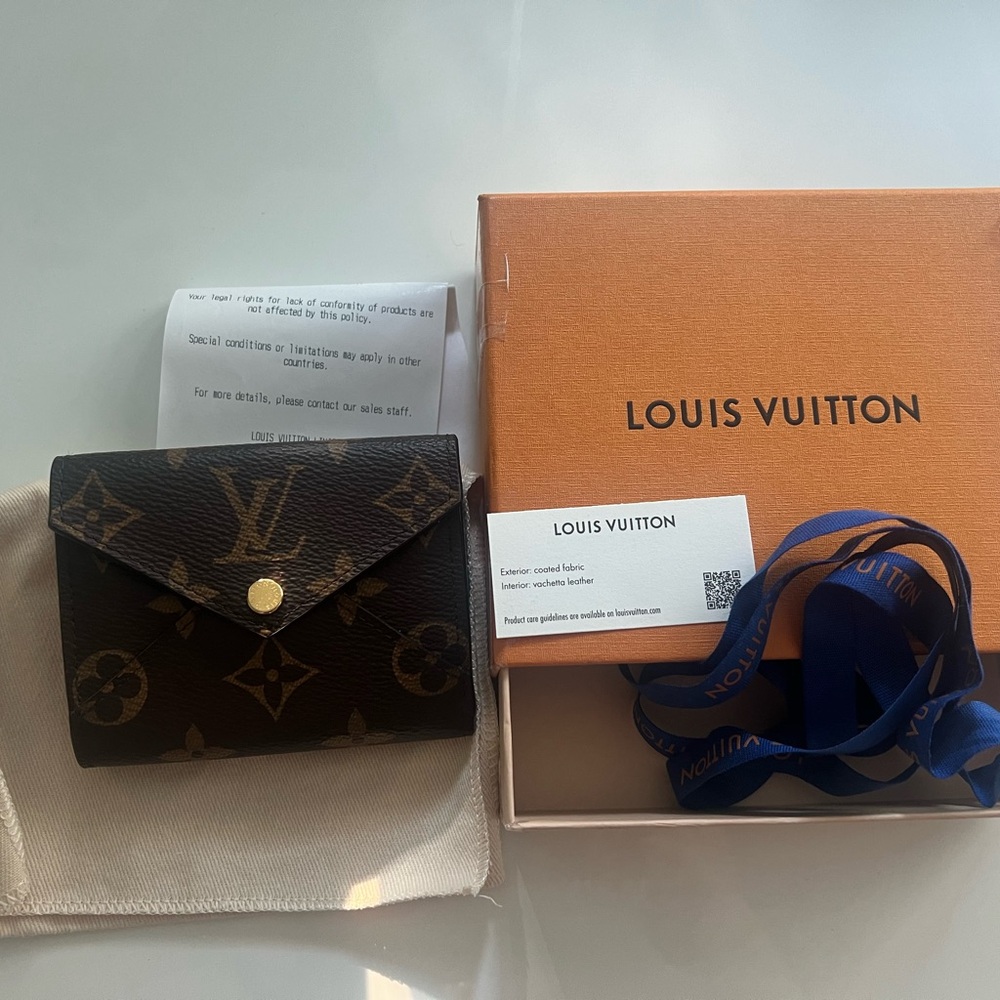 Louis Vuitton - Celeste Wallet PRISTINE condition